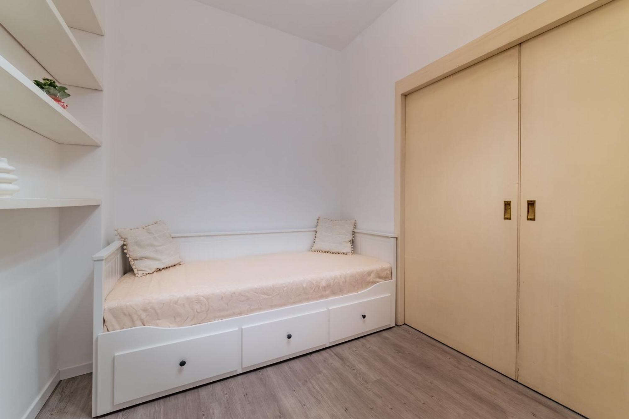 Vatican Shabby Double Bedrooms Lejlighed