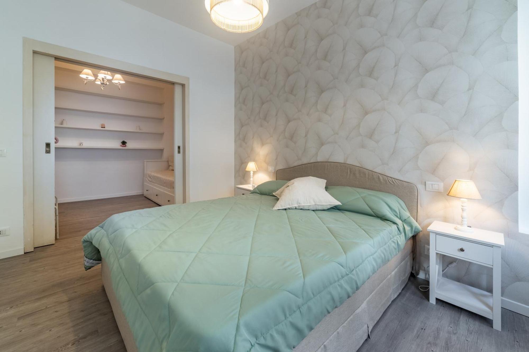 Vatican Shabby Double Bedrooms Lejlighed